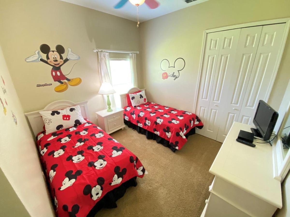 Mickeys Corner - IMPRESSIVE FAMILY FRIENDLY 5BR POOL HOT TUB GAMES RM GAS BBQ 5 MINS DISNEY Orlando Exterior foto